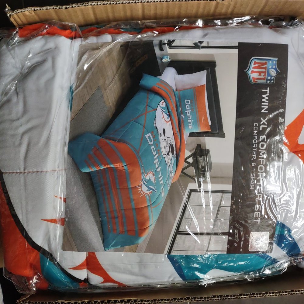 Miami dolphins comforter